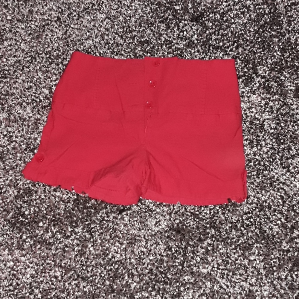 Medium shorts